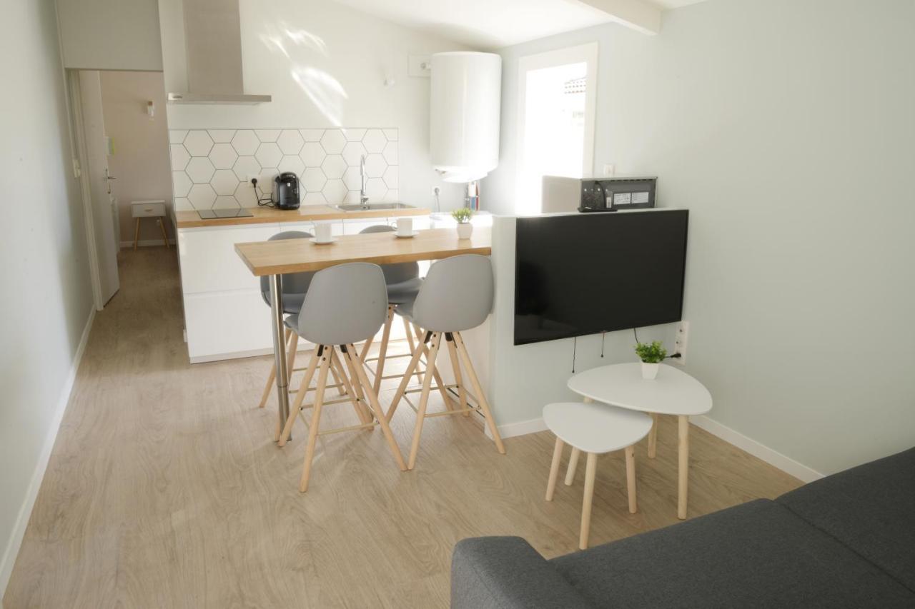 דירות אנגולם T2 - 28M2 Avec Cour Et Stationnement, Wifi Et Linge Fournis מראה חיצוני תמונה